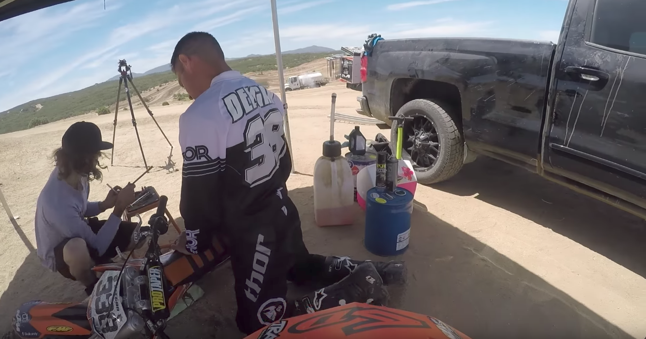 10 minute motocross police chase